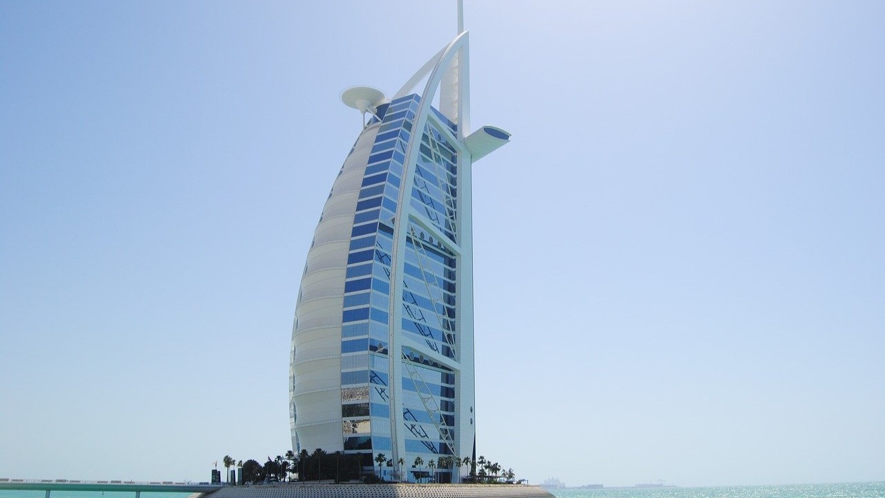 /img/home/dubai.jpg